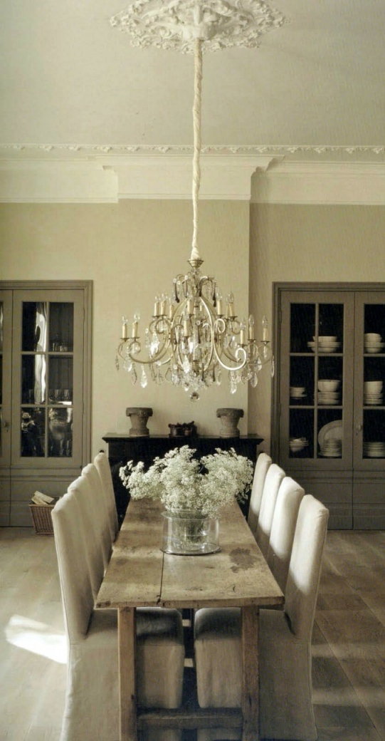 Interior Design Mistakes, Can A Dining Room Chandelier Be Too Big