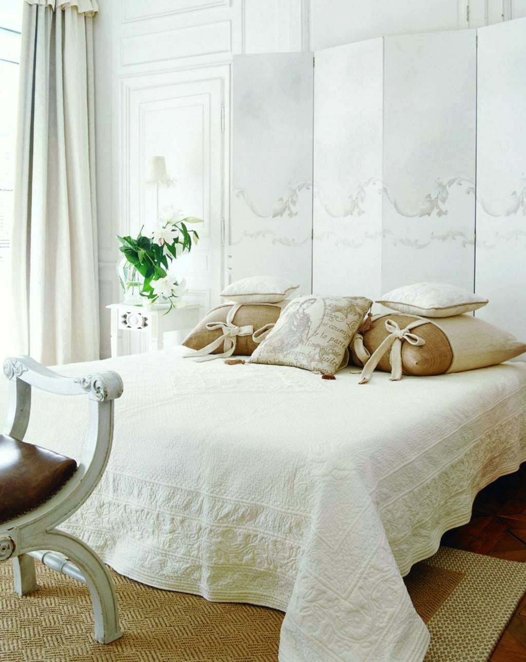 White-Beautiful-Bed-Room-Interiors-High-Quality-Wallpapers