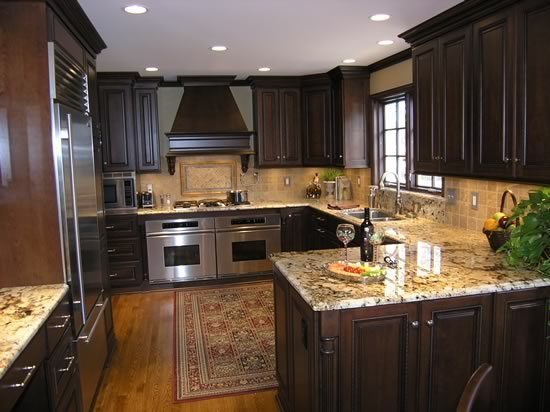 dark cabinets used to feature on HGTV but they're gone in 2022!
