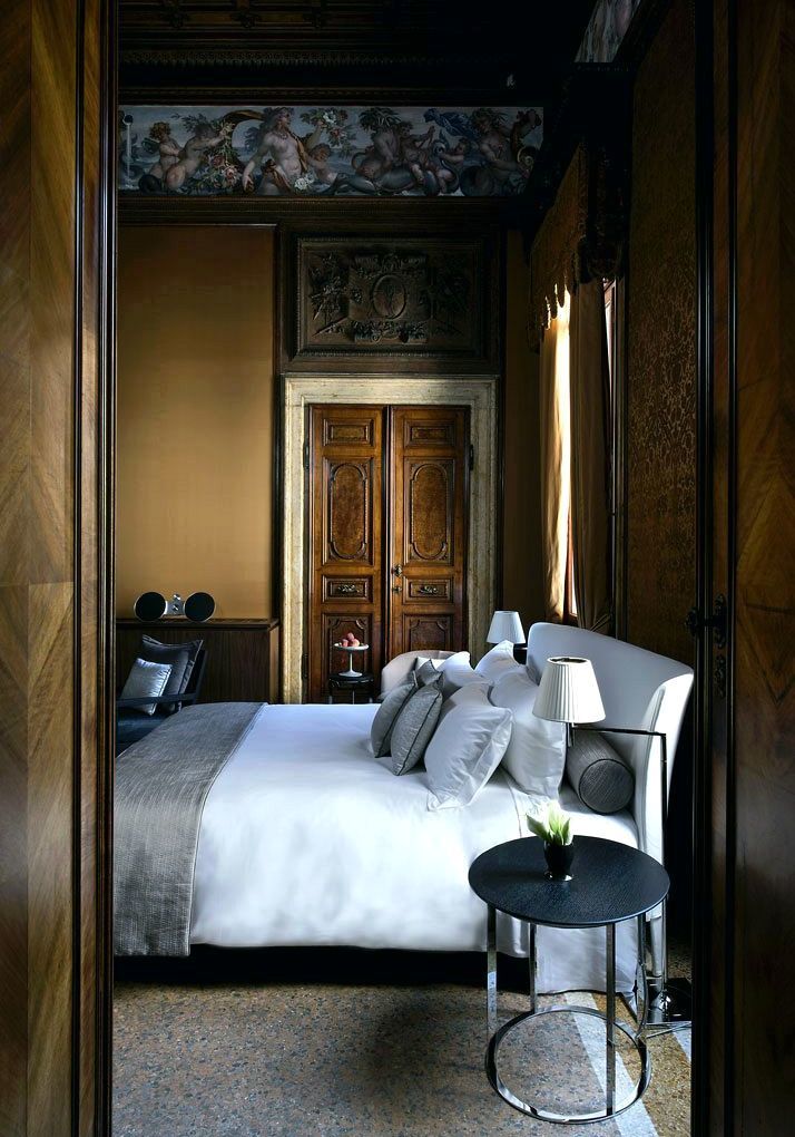 Aman-Canale-Grande-Venice-Amanresorts-yatzer-masculine-interiors-brown-bedroom