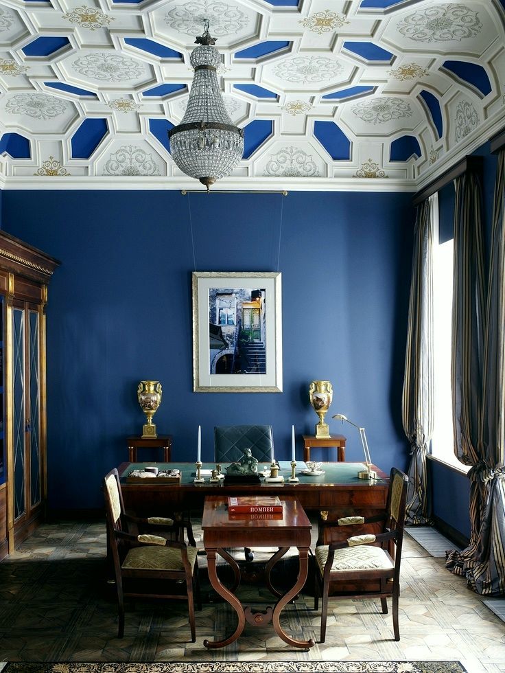 Valentin-Yudashkin-showroom-blue-and-white-interior-architecture-and-mouldings