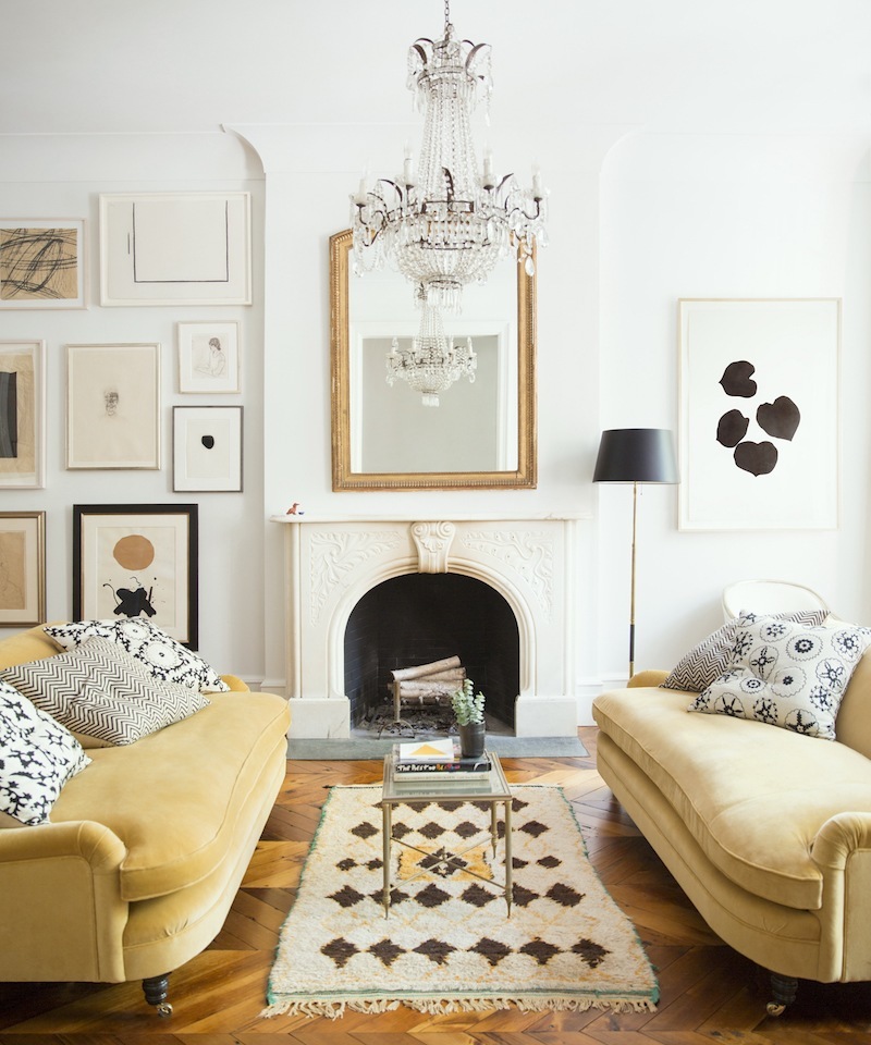 ali-cayne-living-room-sofas-eclectic-art-walls