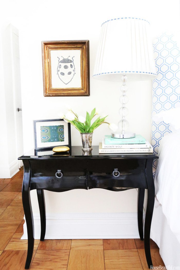 sarah-bray-house-beautiful-chic-side-table-styling