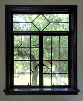 window-black-moulding-benjamin-moore-onyx-2133-10
