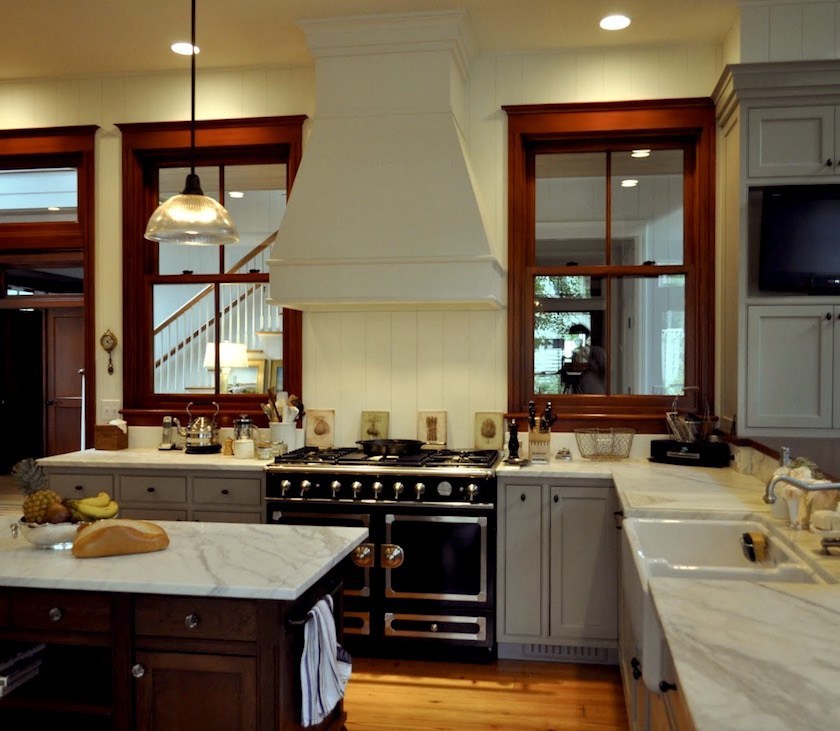 The Stained Wood Trim Stays 16 Wall, White Cabinets Dark Wood Trim