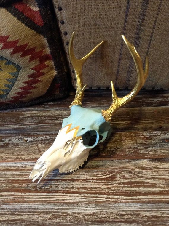 chevron-deer-skull