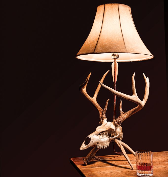 euro-skull-lamp