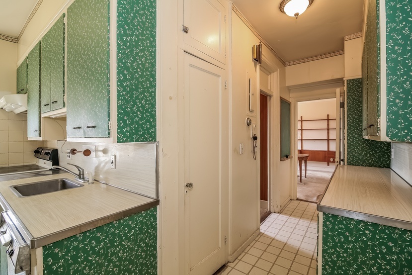 wallpaper-doors-scarsdale-apartment
