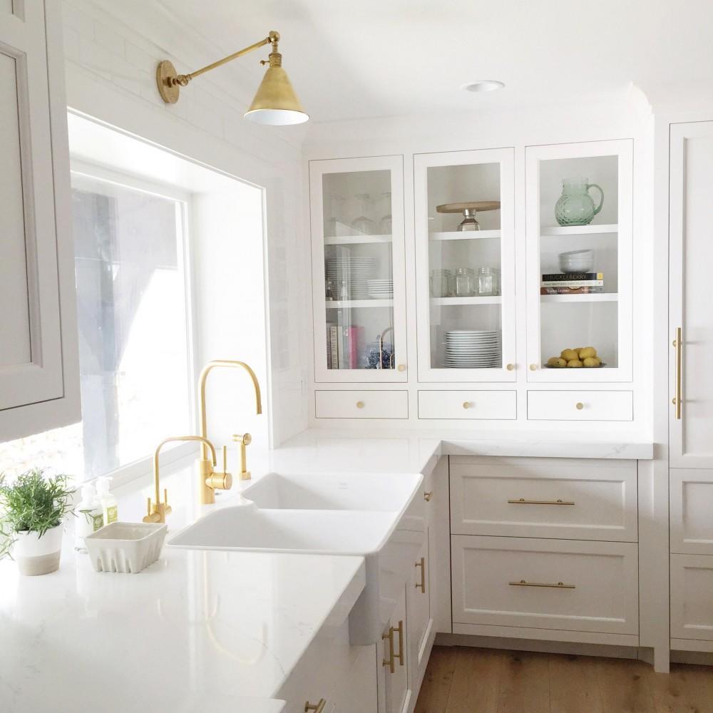 White+and+Gold+Kitchen+Design+by+Studio+McGee-studio-mcgee-benjamin-moore-color-of-the-year-simply-white