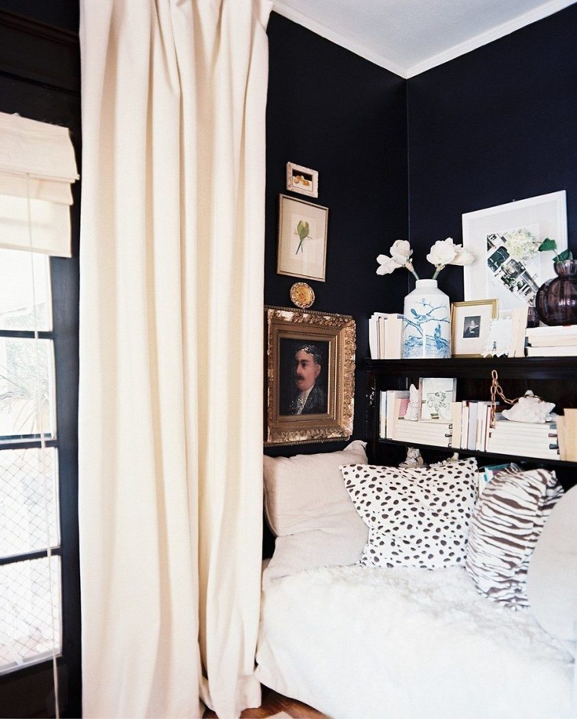 lisa-sherry-lonny-small-bedroom-dark-blue-blac-wall