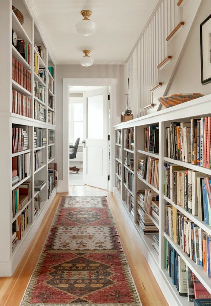 suzanne-dimma-Bookshelves-in-Hallway