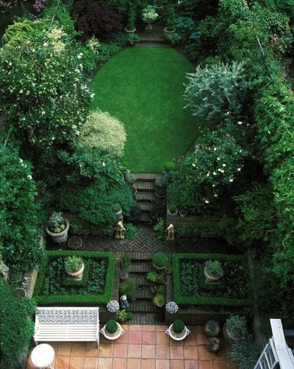 small townhouse courtyard english garden | Laurel Home