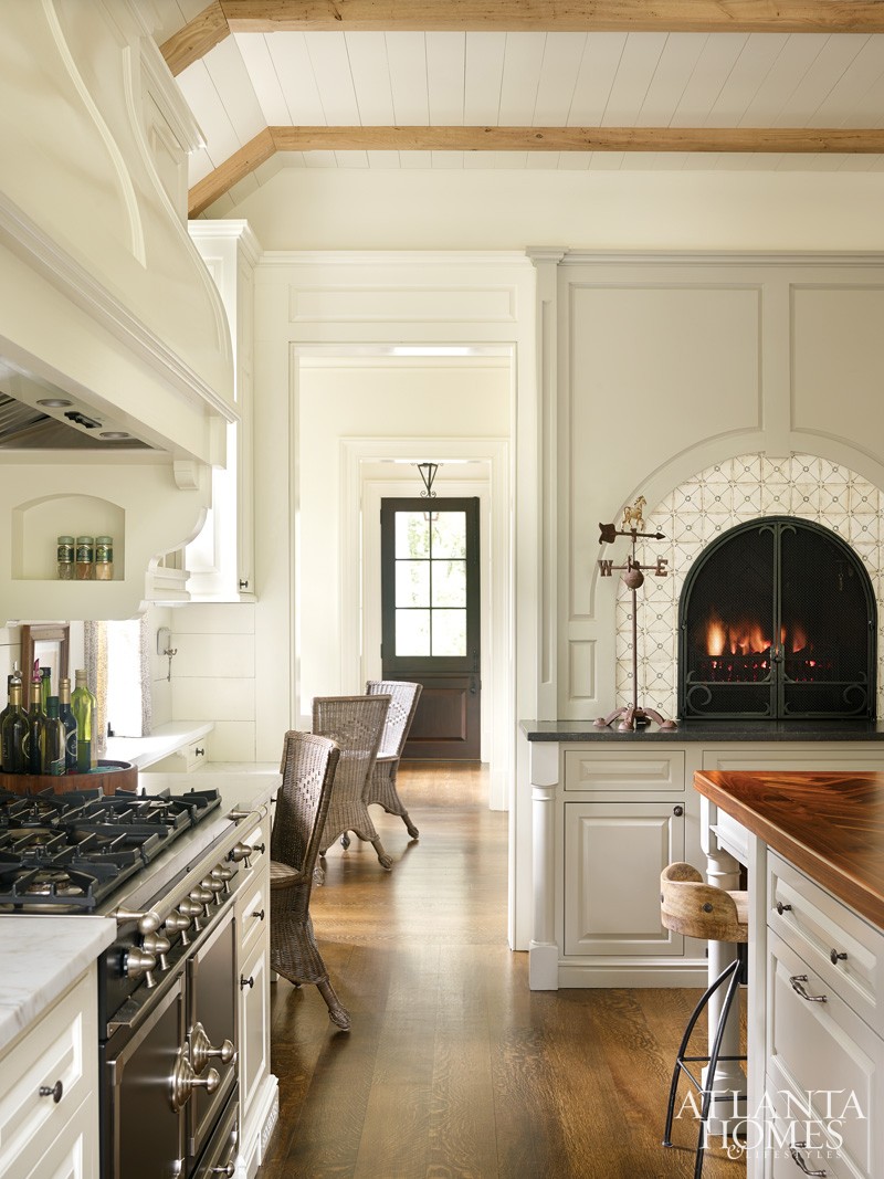 frank-neely-atlanta-homes-and-lifestyles-kitchen-of-the-year-fireplace