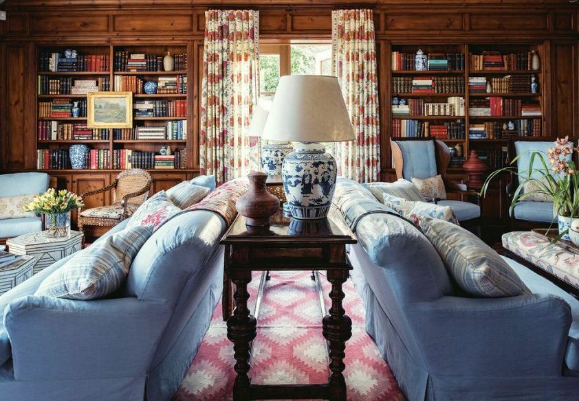 mark-sikes-wonderful-library-with-blue-slipcovered-sofas