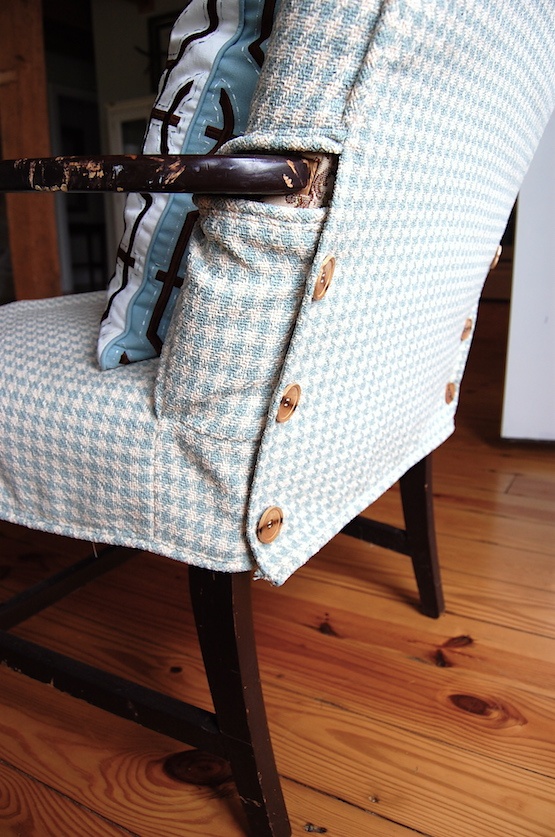 the-nester-slipcover-with-button-closures-on-a-dining-chair