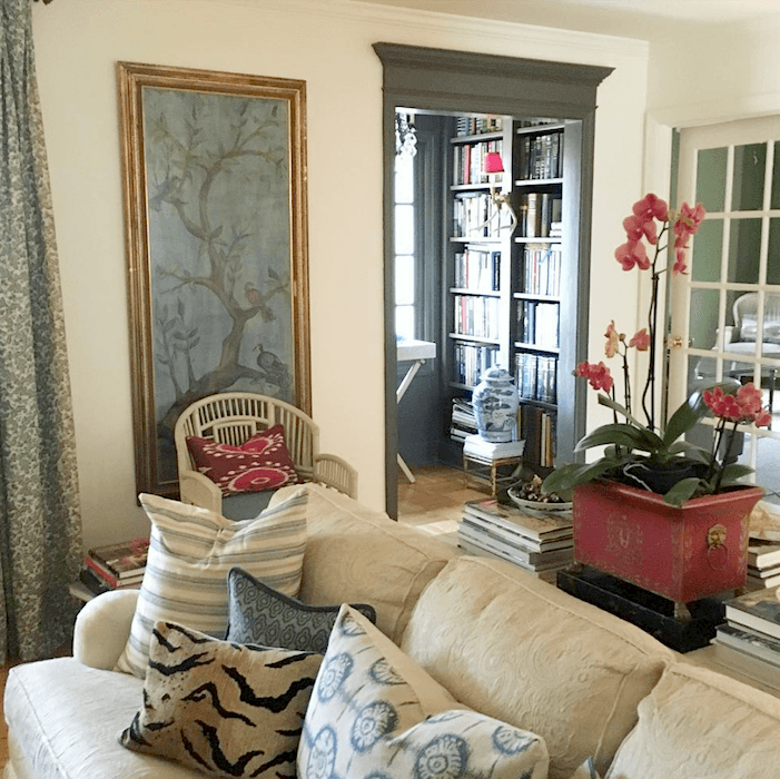 Superb decorating by Maura Endres - @m.o.endres on instagram - Love her gorgeous living room