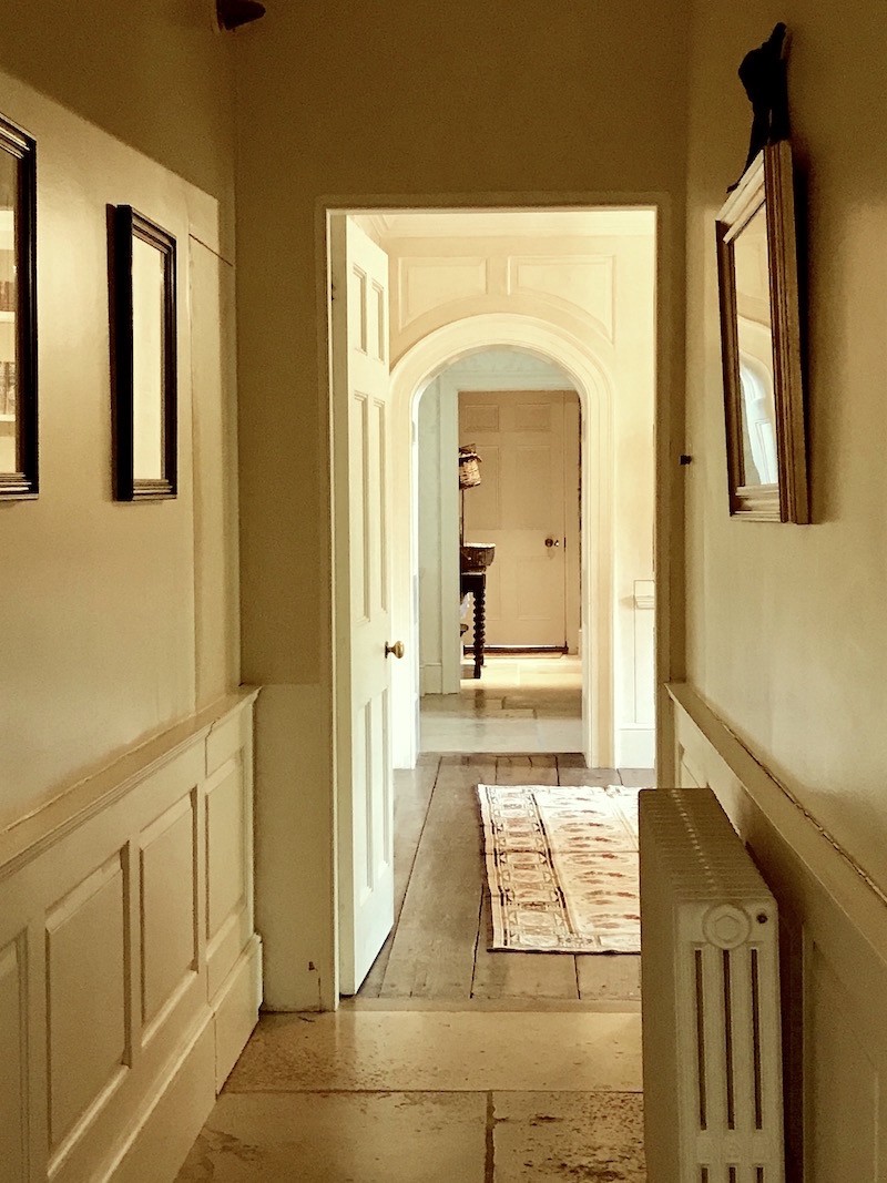All About Wainscoting The One Thing You Must Never Do