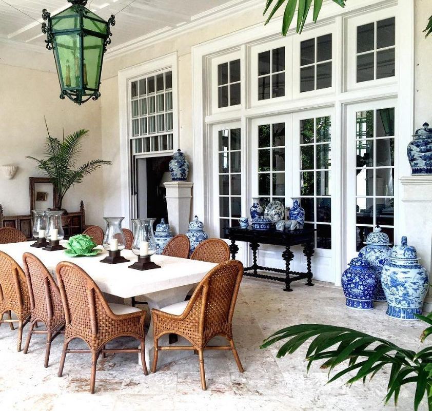dining area outside. sublime! John Rosselli and Bunny Williams Punta Can Home on a budget