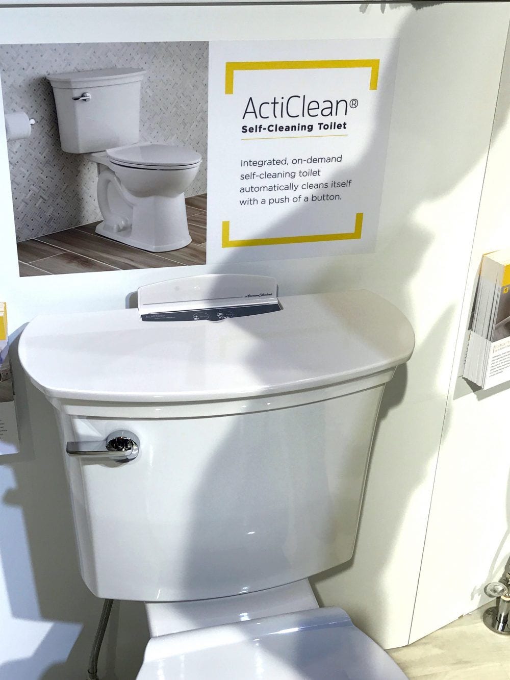 Acticlean American Standard self-cleaning toilet