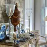 What Happens When You Mix Chinoiserie Decor With Gustavian?