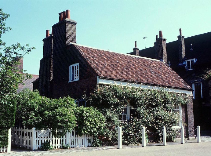 Snowdon archive-nottingham-cottage-house Prince Harry home Kensington Palace Compound - new home Meghan Markle - Prince Harry