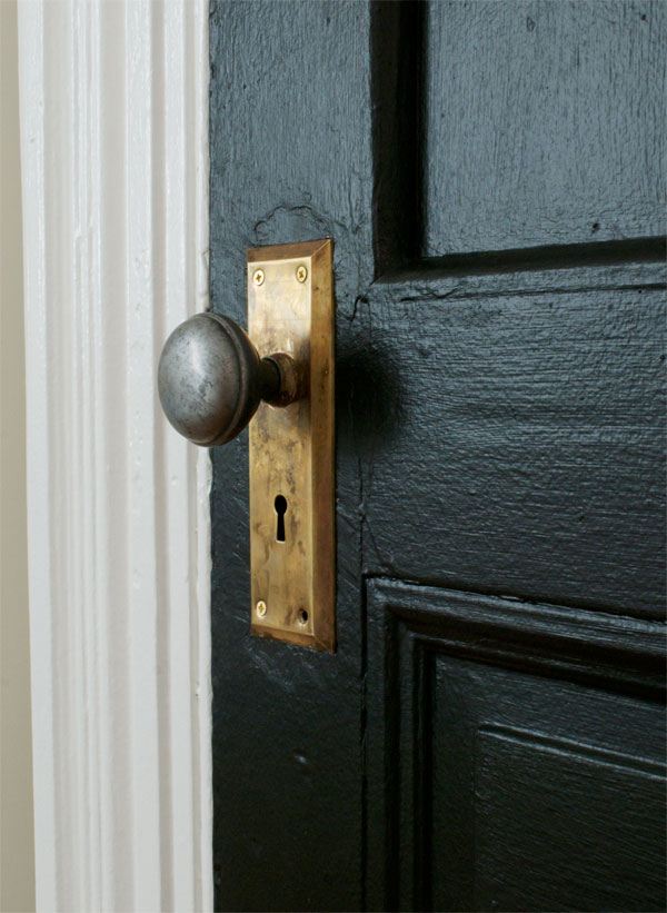 bedroom door knob restored via manhattan-nest