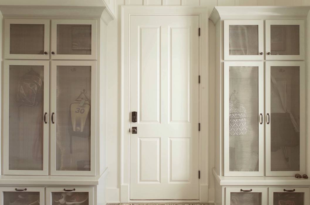 Best Shades of White Paint - 20 Classic shades - Benjamin Moore Ivory White 925 or Acadia White