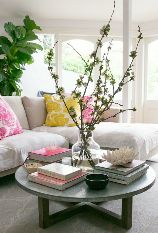 Georgie-Abay - photo - Jacqui Turk - the interiors attic blog - how to style a round coffee table