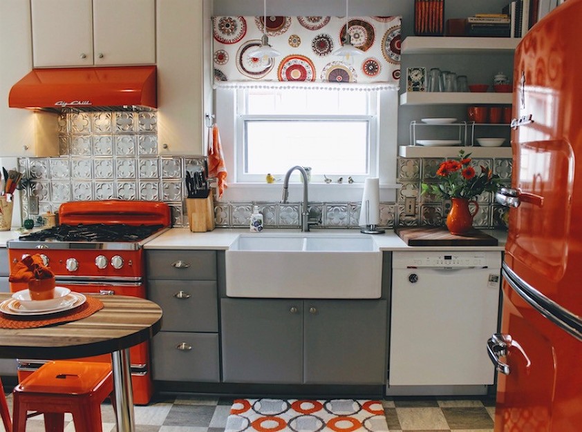 Big Chill retro kitchen - red Big Chill colorful kitchen appliances
