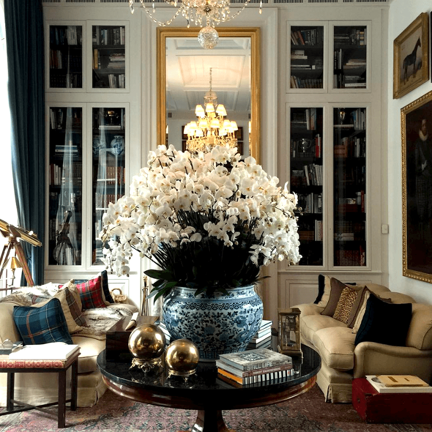 via @filippocirulli on instagram - furniture and color balance Palazzo Ralph Lauren Milano - beautiful table styling