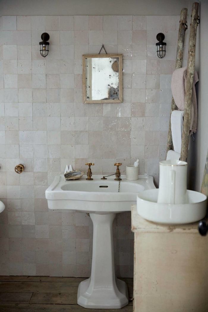 Twig Hutchinson Bathroom - via The Grace tales Forum
