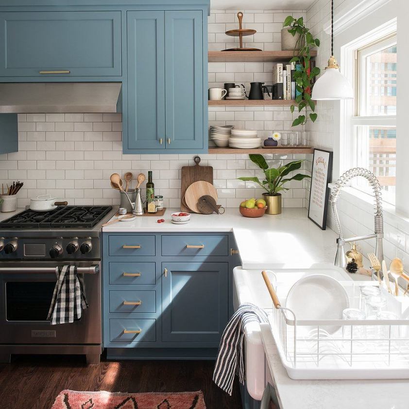 schoolhouse electric hazelfern1_ beautiful blue and white kitchen
