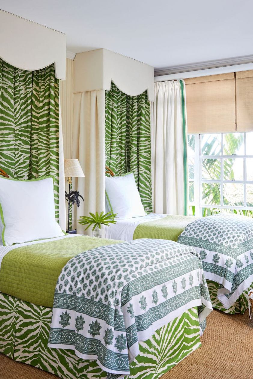 Designer Amanda Lindroth - green-guest-bedroom-Photo- Brie Williams; Styling by Liz Strong - twin beds - Bahama bedroom