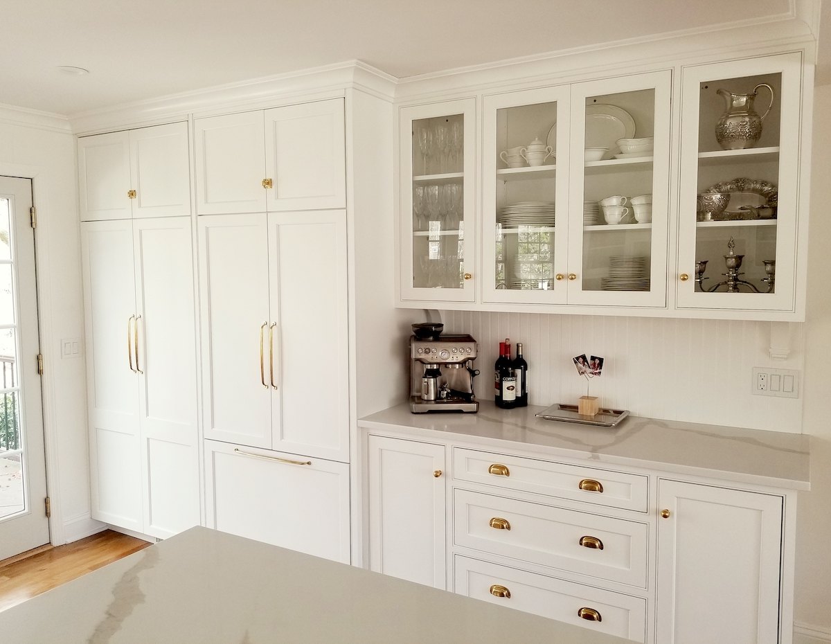 Virtual Kitchen Design - Benjamin Moore - Simply White - custom kitchen cabinets - Hardware - Rejuvenation -- no-fail kitchen cabinet colors