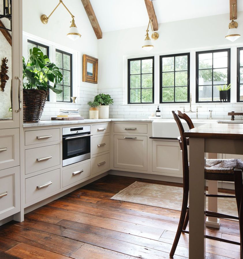 Jean Stoffer Design - mother-daughter interior designers - charming kitchen - English Cottage - no-fail kitchen cabinet colors