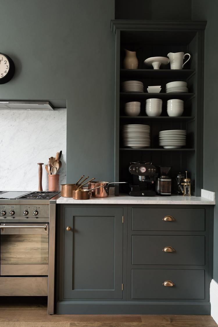 deVOL-Bloomsbury-Kitchen - interior design trends 2021 - gray is still in!