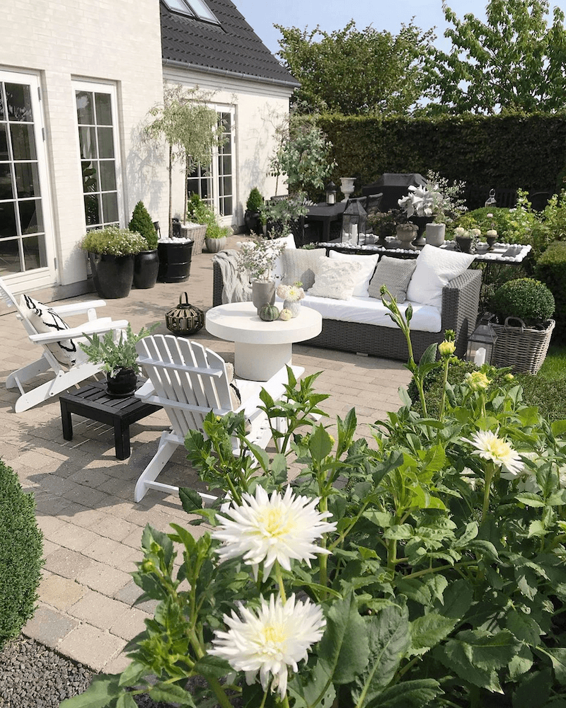 @gncgarden on instagram - gorgeous - garden - outdoor living patio