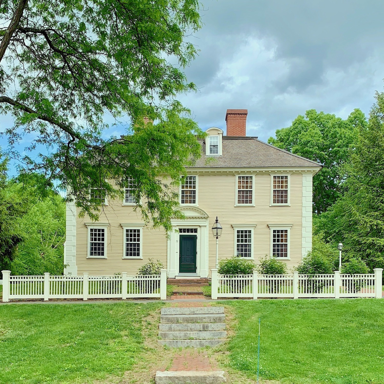 House - historic Deerfield - photo: LBInteriors