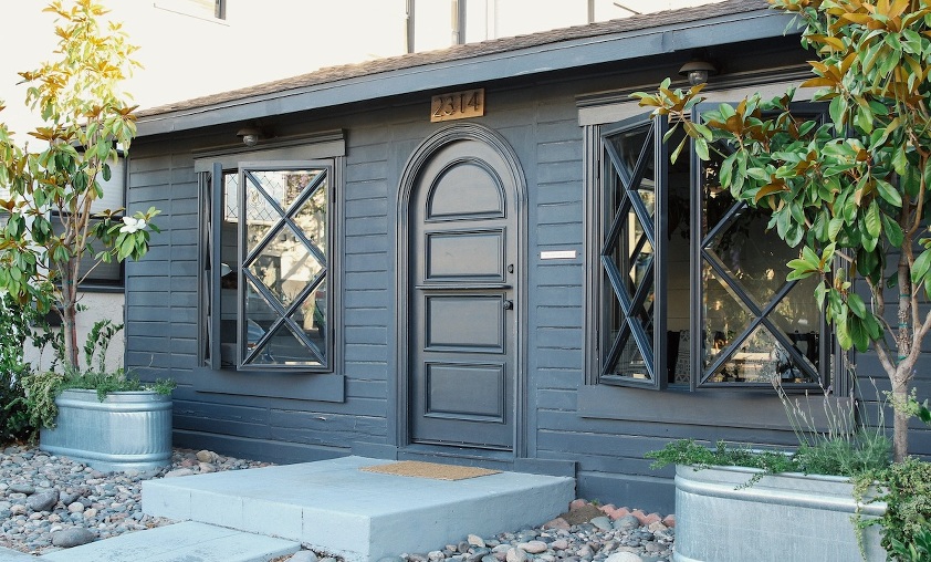 the mccaw.studio - San Diego -the little black house - Dark Exterior House Color