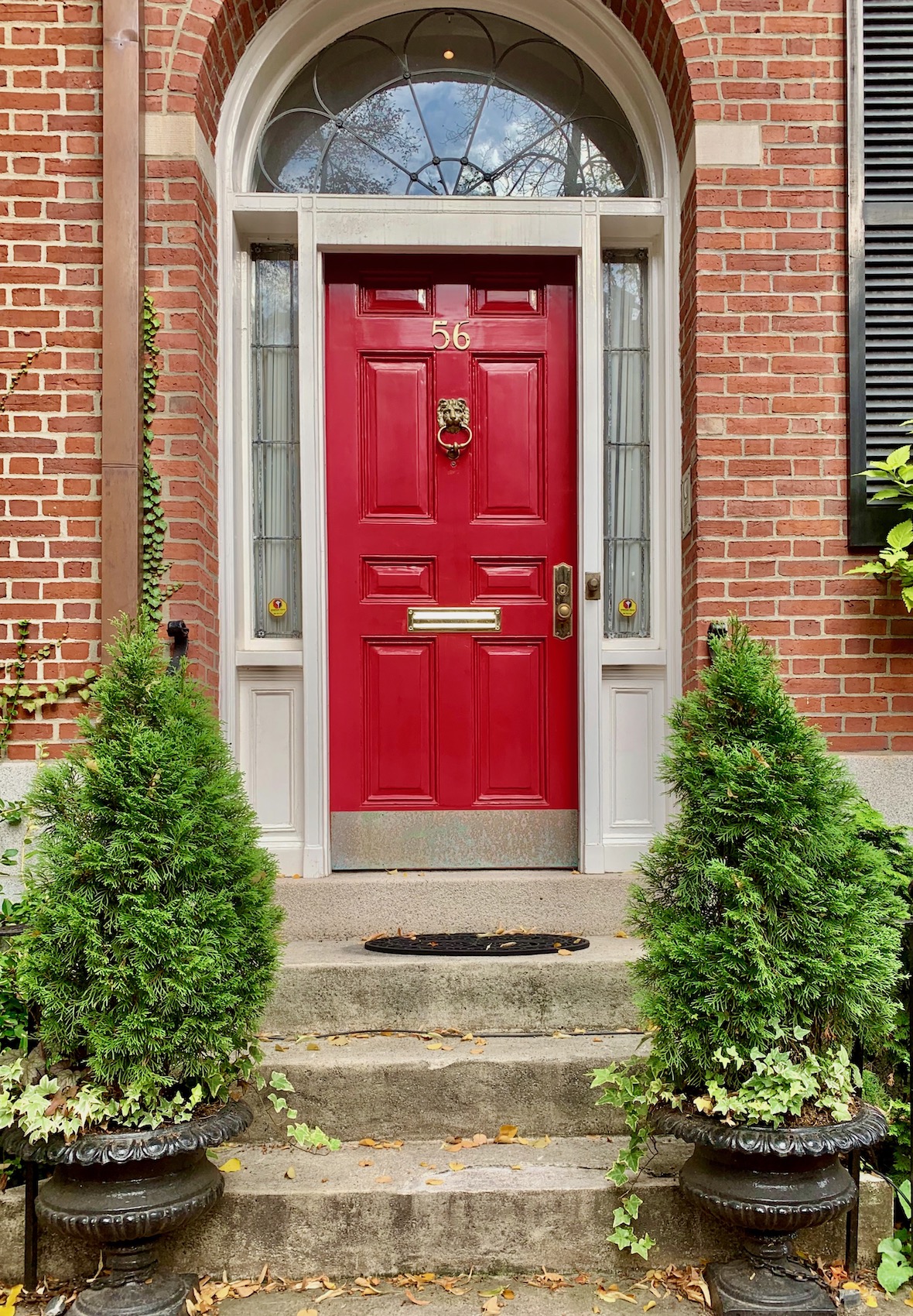classic red door - Beacon Hill - Boston - no gloppy paint