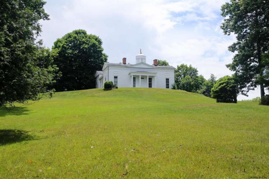 stunning Greek Revival Kinderhook, NY