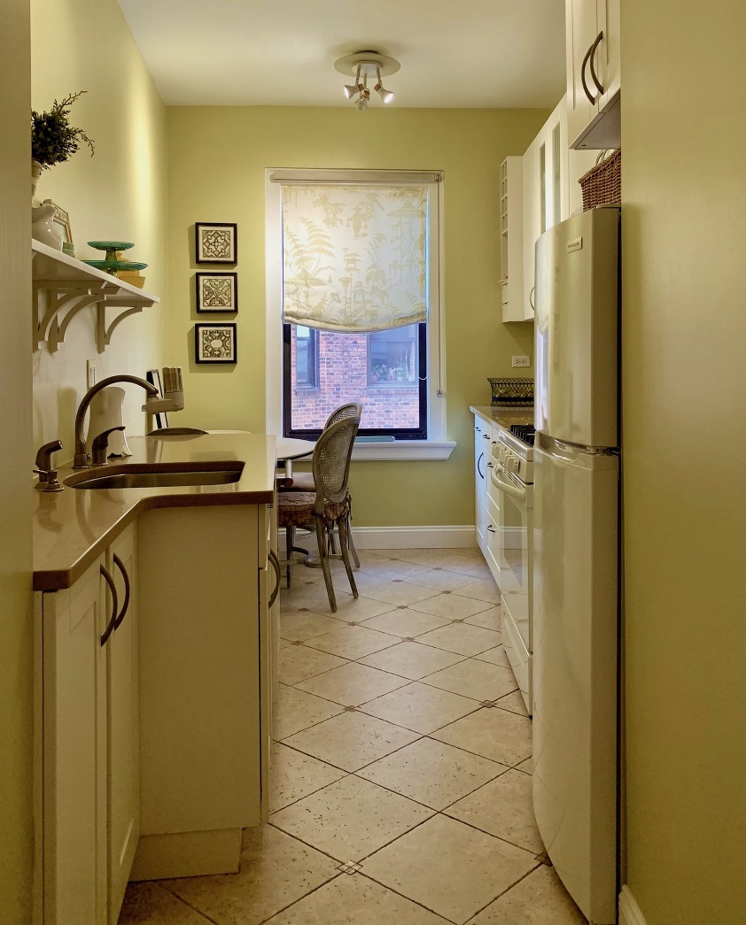 Pondfield Rd Bronxville apartment for sale -kitchen - Benjamin Moore Pale Avocado wall color