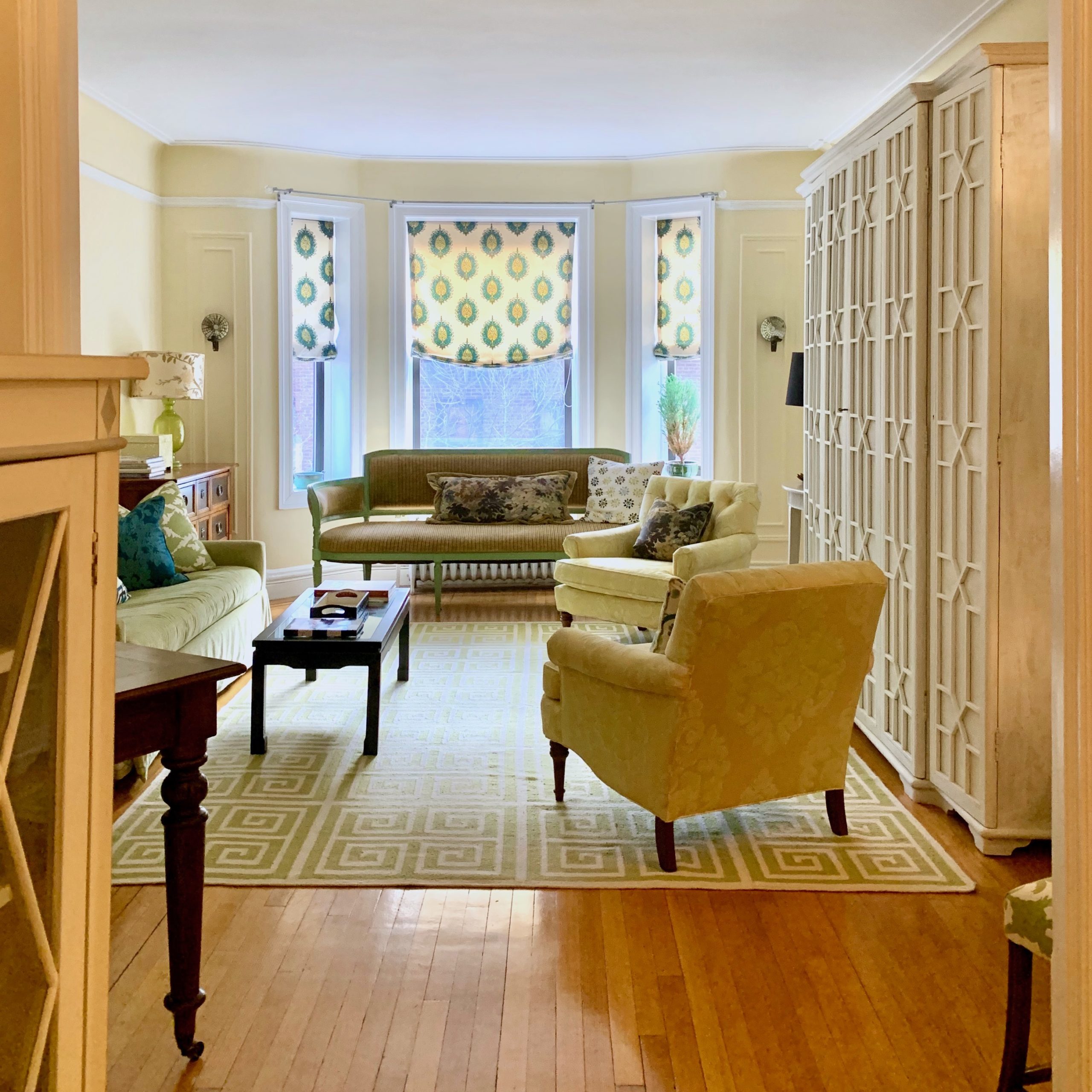 Pondfield Rd W - Bronxville apartment for sale - entry-living room - Benjamin Moore America's Heartland wall color
