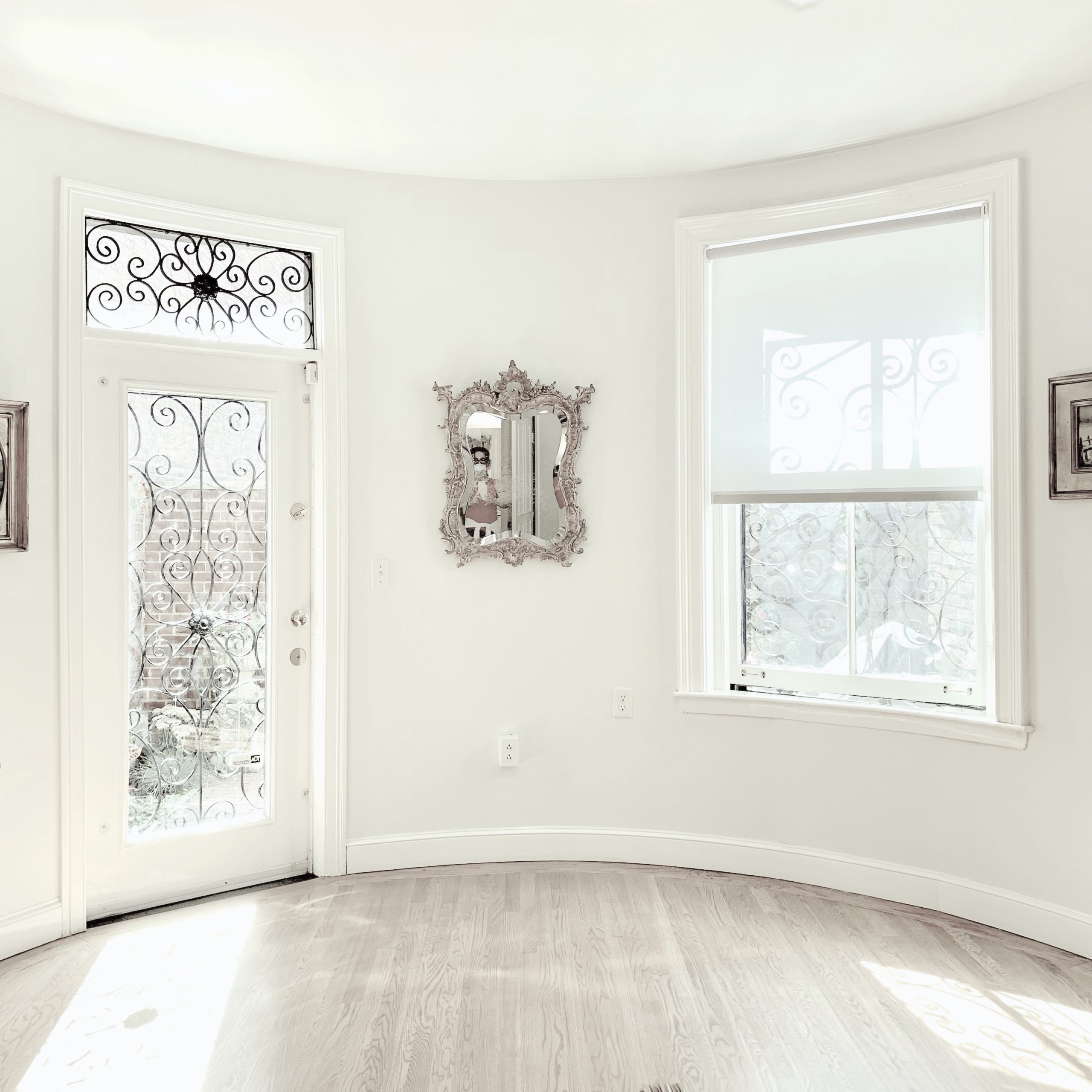 master bedroom design - bay window - door to garden - curved wall - lightened
