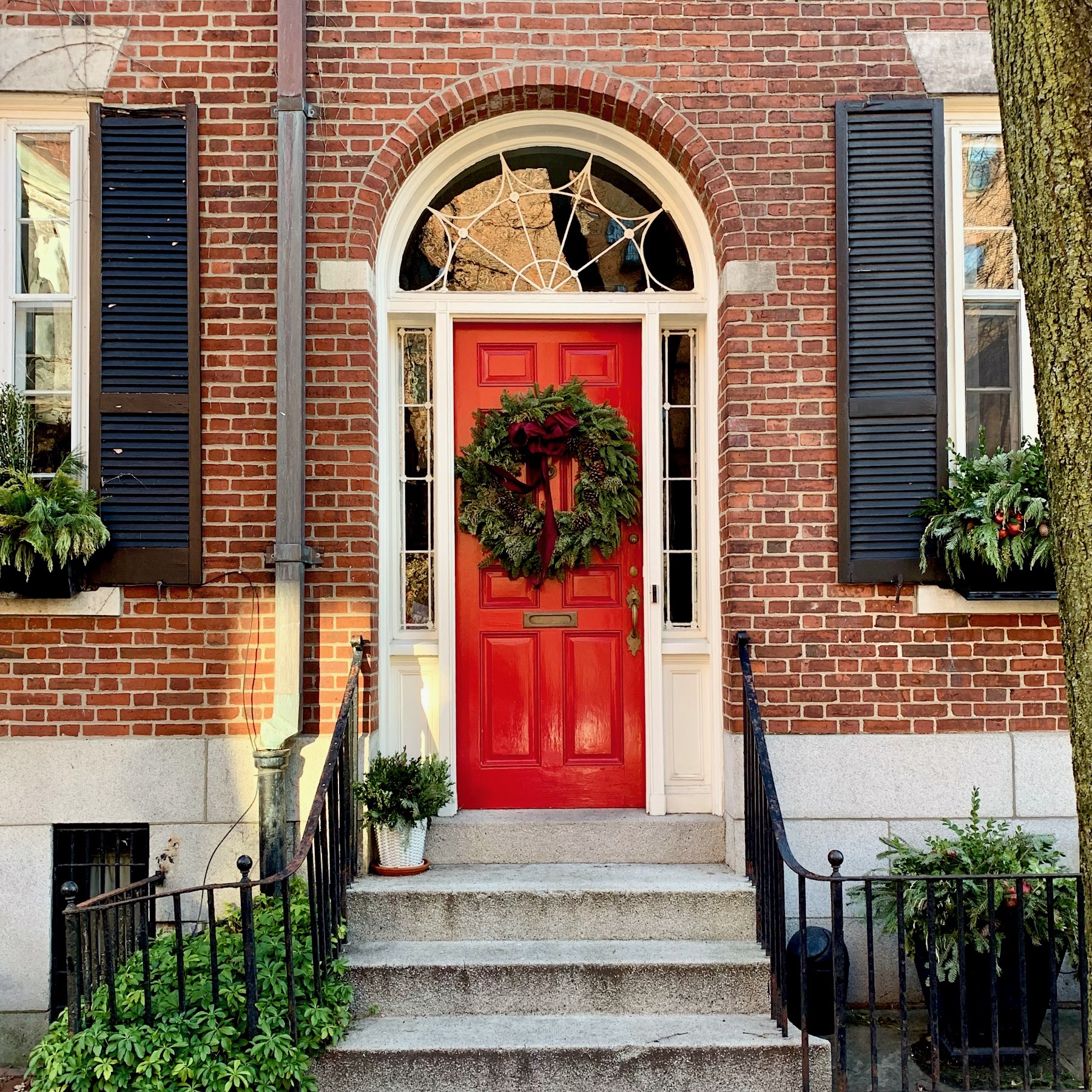 Beacon Hill - Boston neighborhood Classic Red door