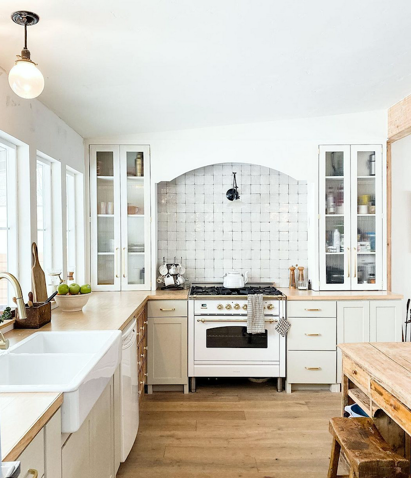 @themarketbeautiful on instagram - Brownstone kitchen