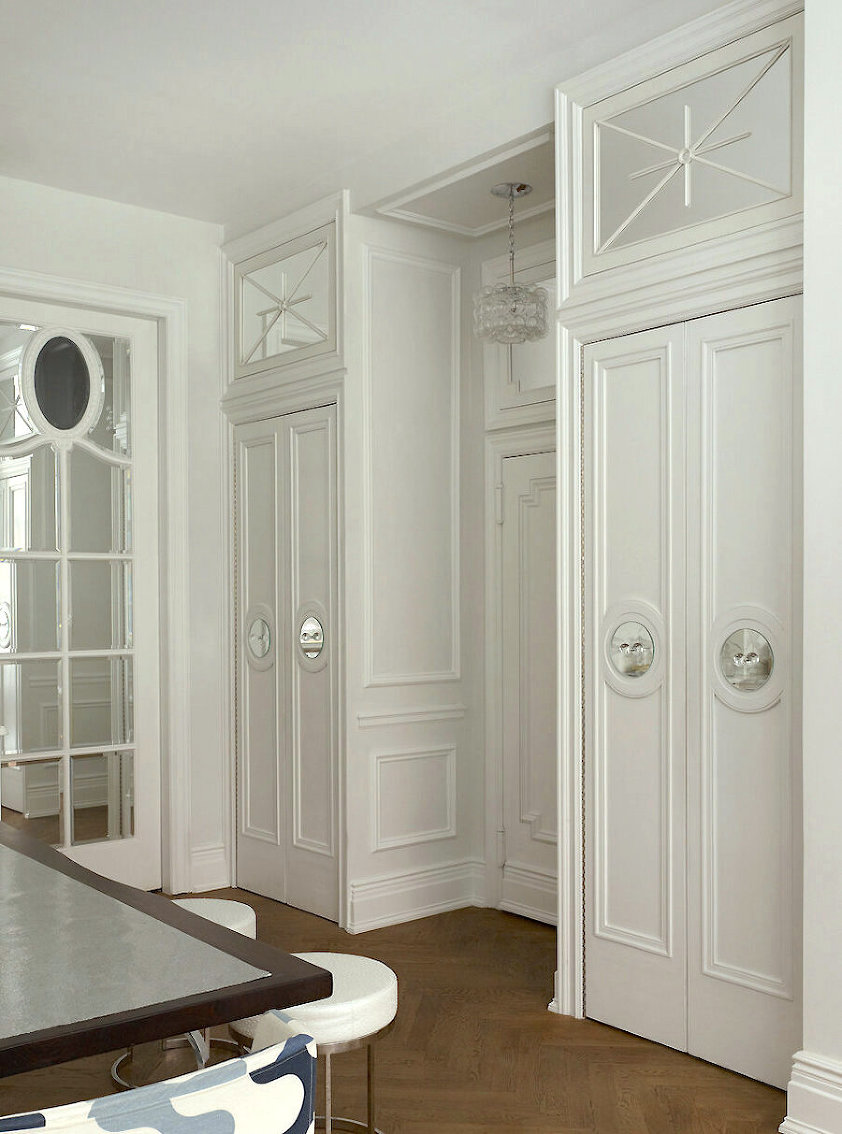 Kelly Giesen - neo-classical- interior design inspiration - new trad entry white on white