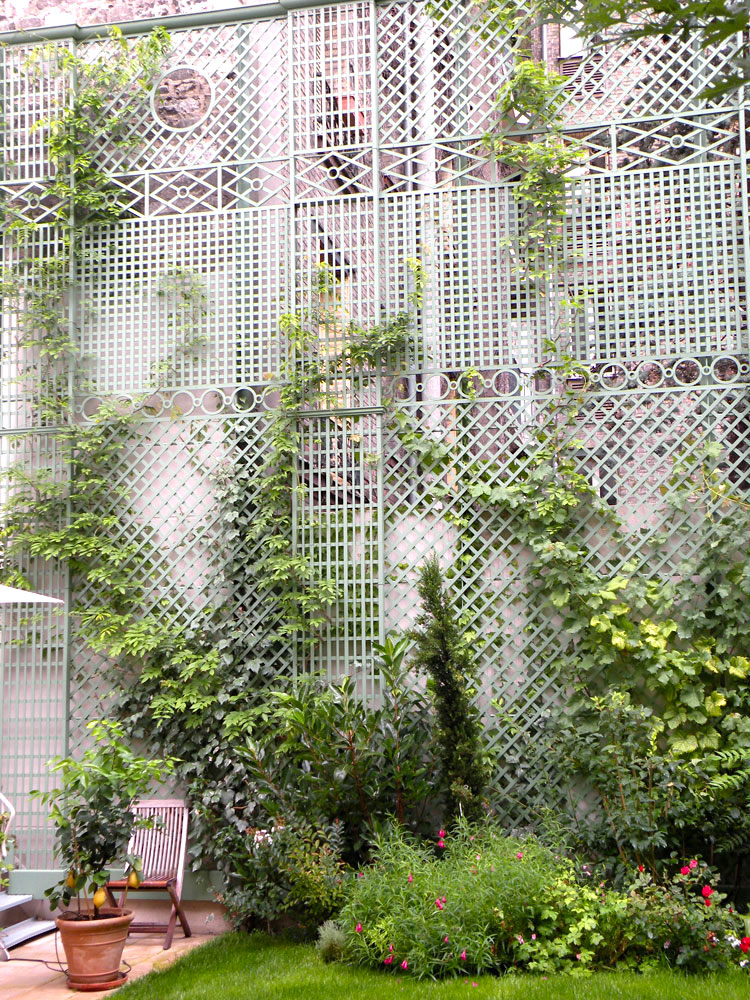 Tricotel garden treillage huge wall