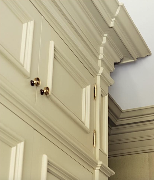 photo Tim McGhie - Philip Mitchel Design - fabulous moulding detail