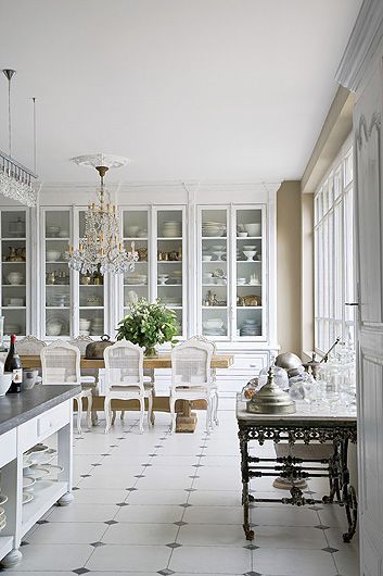 Bieke Claessens classic white kitchen 
